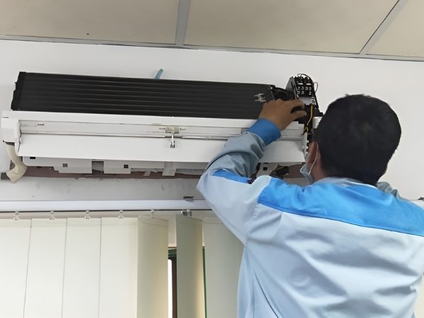 vệ sinh và bảo dưỡng máy lạnh tại nhà đồng nai phục vụ tận tâm